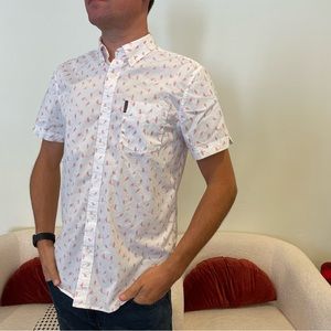 Ben Sherman mens dress shirt with white and red with birds detail sz Medium